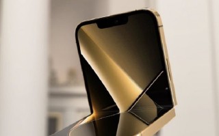 iPhone 折叠屏手机新渲染图曝光，上下翻盖折叠，保留异形刘海