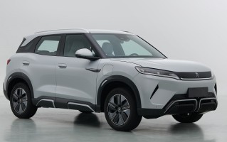 定位小型SUV，售价10万+！比亚迪元UP谍照曝光