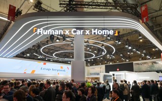 MWC2024丨小米14 Ultra海外价格贵了近一倍，小米汽车国内预计第二季度交付