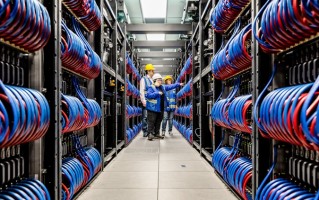 英特尔宣布完成世界之一超算：速度达200亿亿次，19.9PB内存