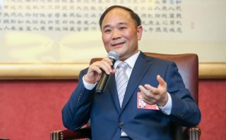 汽车推崇彩电、冰箱、大沙发，吉利李书福：本末倒置，安全最重要！