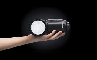 Profoto推出新热靴闪光灯A10 兼容智能手机