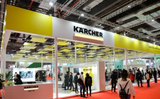 CIIE2020 | 清洁也要智能化：全球首款视觉AI清洁机器人亮相卡赫展馆