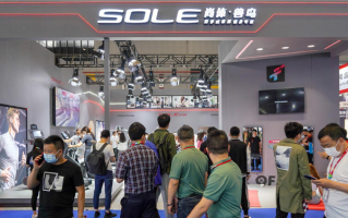 兽鸟SOLE健身参展体博会，多款健身器材亮相