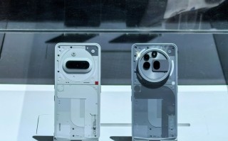 黑白视觉风暴！Nothing Phone (3a)手机曝光：LED灯带+潜望式长焦