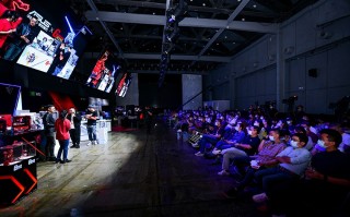 华硕RO姬形象正式出道 多款外设新品亮相秋季新品发布会