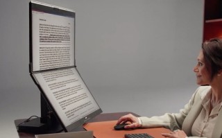 Mobile Pixels研发翻盖式双屏桌面显示器 支持任意角度显示调节