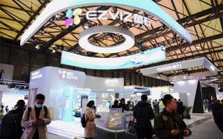谁说养宠难清洁？萤石AWE展出"懒人优选"哈基米专属AI清洁助理