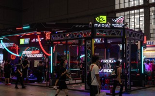 BW2021 | 华硕展示旗下硬件产品：二次元与外设的完美融合