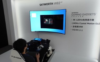 能直能弯 创维W82如何实现两种形态