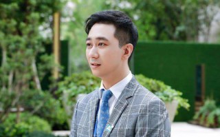 王自健老婆为什么打他(谁有王自健老婆的照片,发一张-)