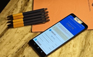 高通骁龙8 Gen3首批跑分公布：安兔兔超210万，牙膏又挤爆，苹果很受伤