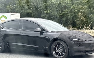 新款特斯拉Model 3谍照再次曝光 尾部加装了扩散器