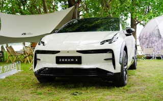 试驾极氪X：零百加速3.7秒 给紧凑型SUV打个样