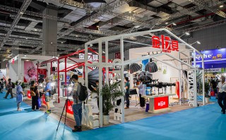 2020P&amp;I | 金贝现身P&amp;I展会现场 展示旗下多款灯光新品