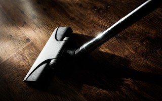 吸尘器、扫地机、擦地机、蒸汽拖把&hellip;&hellip; 究竟哪款清洁产品适合自己？