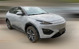恒驰 6 量产版无伪谍照曝光：旗下第二款量产车型 定位紧凑型SUV