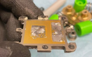 AMD锐龙7000处理器成功开盖：继续采用钎焊散热