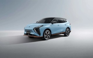 ​东风风行雷霆开启预售：华为、比亚迪技术加持 14万元起