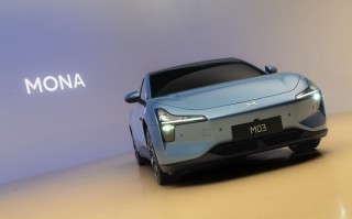 掀背+轿跑！小鹏MONA M03，年轻人的之一台座驾？