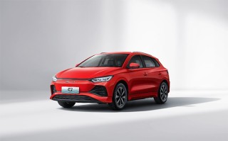 新款比亚迪e2正式上市：提供两款车型 10.28万起售