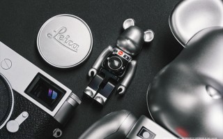 联手潮玩品牌 徕卡推出LEICA x MEDICOM TOY BE@RBRICK "M"