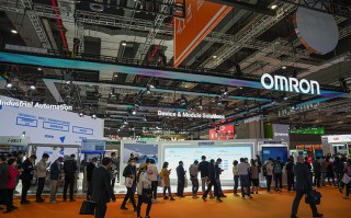 CIIE2022 | 欧姆龙展出第七代乒乓球教练机器人 硬件配置升级可以一打二