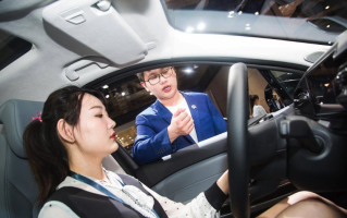 月赚17万，蔚来销售为何最近收入暴增？
