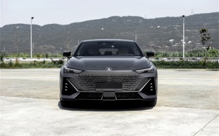 长安UNI系列首款轿车申报，定名UNI-V