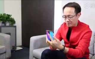 小米折叠屏手机谍照出现 大屏尺寸折痕明显