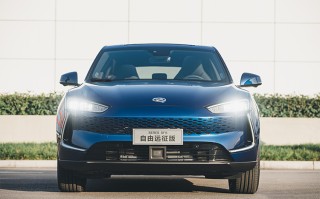 赛力斯SF5自由远征版上市：首发华为电驱动系统 续航里程突破1000km+