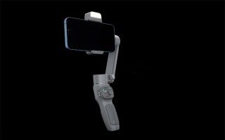智云发布 *** OOTH-Q3手机稳定器 加入补光灯支持超广角变焦