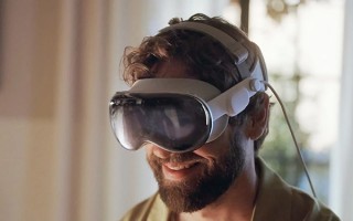 2万5的头显重要配件要单独买？Gurman表示苹果Vision Pro不包含头顶绑带