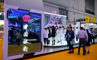 CIIE2023丨奇点临近全天候智能眼镜亮相进博会，用元宇宙科技给体验升级