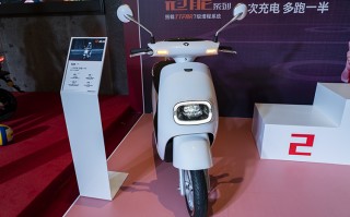 雅迪X《夺冠》电影首映礼盛大举办 见证冠能系列硬核实力