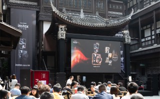 不来打卡真的会遗憾！富士instax重庆开启mini99限时体验空间，定格光影幻妙