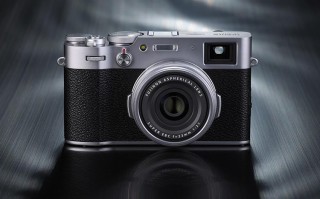 索尼正式停产RX1R II 但松下却要补上全幅固定镜头相机的缺口