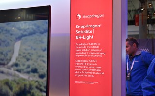 MWC2023 | 高通宣布携手多家手机厂商 推出具备卫星通信功能的手机