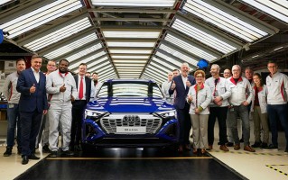 全新奥迪Q8 e-tron正式下线 更大续航600KM