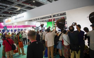 2021P&amp;I | 神牛全面进军ED影师灯市场 大功率闪光灯依旧强悍