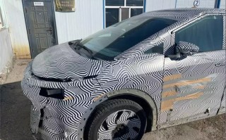 小鹏首款MPV谍照曝光：家族式设计 整体造型简约