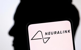马斯克Neuralink首位受试者康复，能意念控鼠标，但安全性仍有待观察
