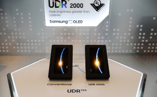 CES 2023 | 三星显示展示2000尼特OLED手机屏幕，获得UDR 2000认证