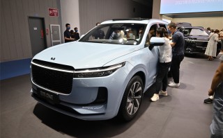 2021成都车展丨孤单的理想汽车，热销的理想ONE