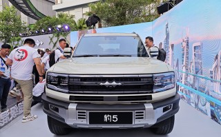 比亚迪方程豹"豹5"正式亮相，采用DMO平台让硬派越野性能堪比跑车